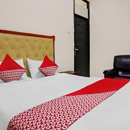 Oyo 90702 Wisma Tobana Kebayoran Mencil Buitenkant foto