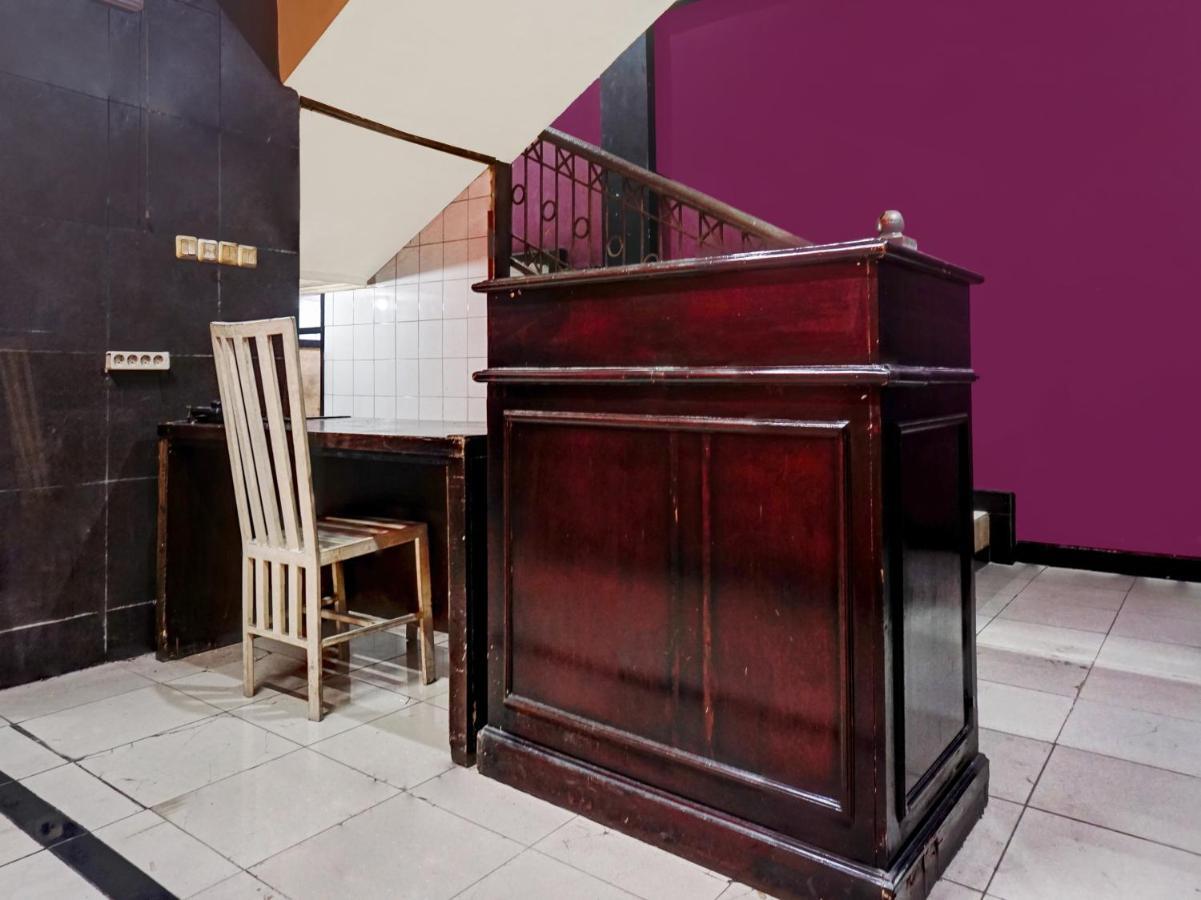 Oyo 90702 Wisma Tobana Kebayoran Mencil Buitenkant foto